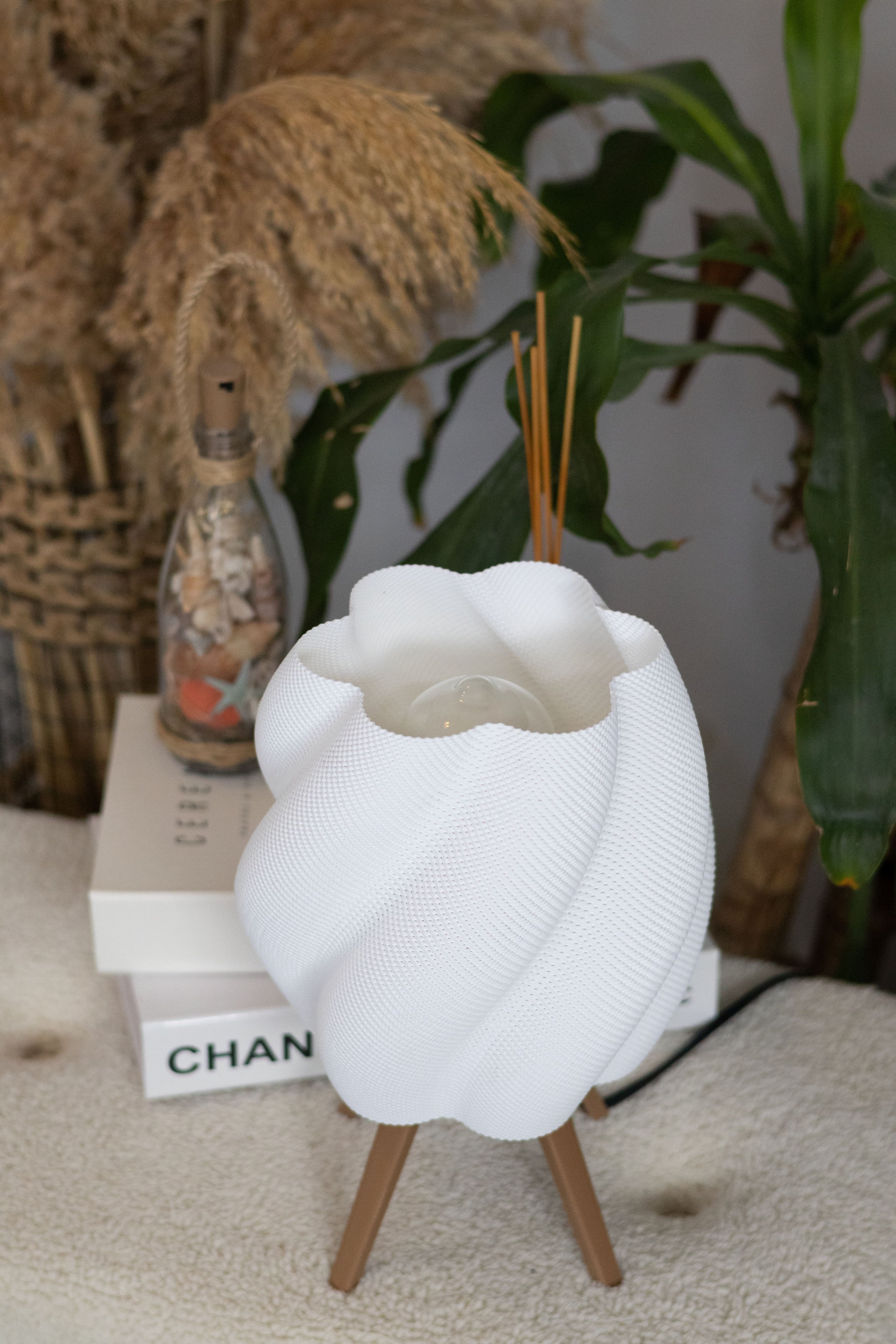 Modern Dalga Desenli Dekoratif Abajur (Ampul Dahil Değildir)