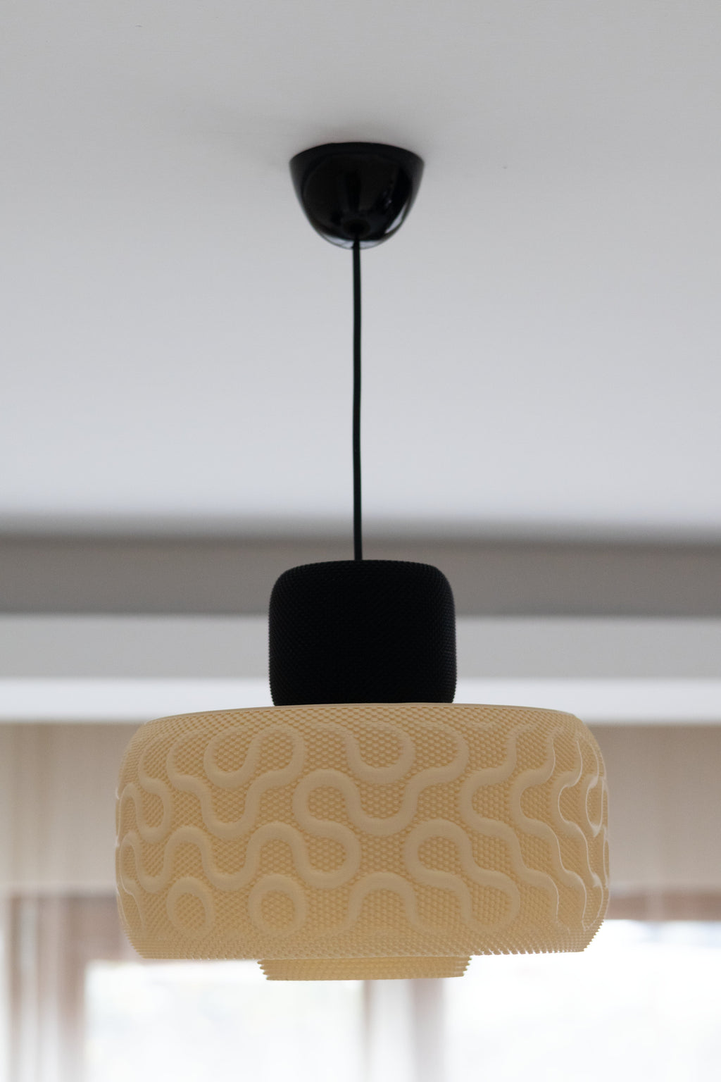 Modern Dalga Desenli 3D Tasarım Avize – E27 Duy Uyumlu, Şık Dekoratif Tavan Aydınlatma