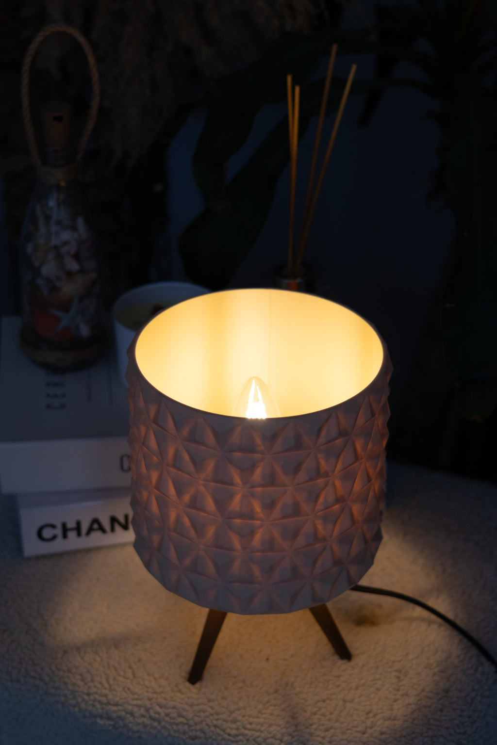 Geometrik Desenli Masa Abajuru (Ampul Dahil Değildir)