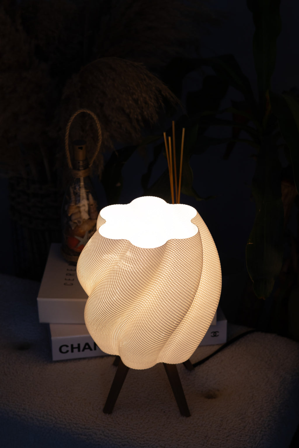 Modern Dalga Desenli Dekoratif Abajur (Ampul Dahil Değildir)